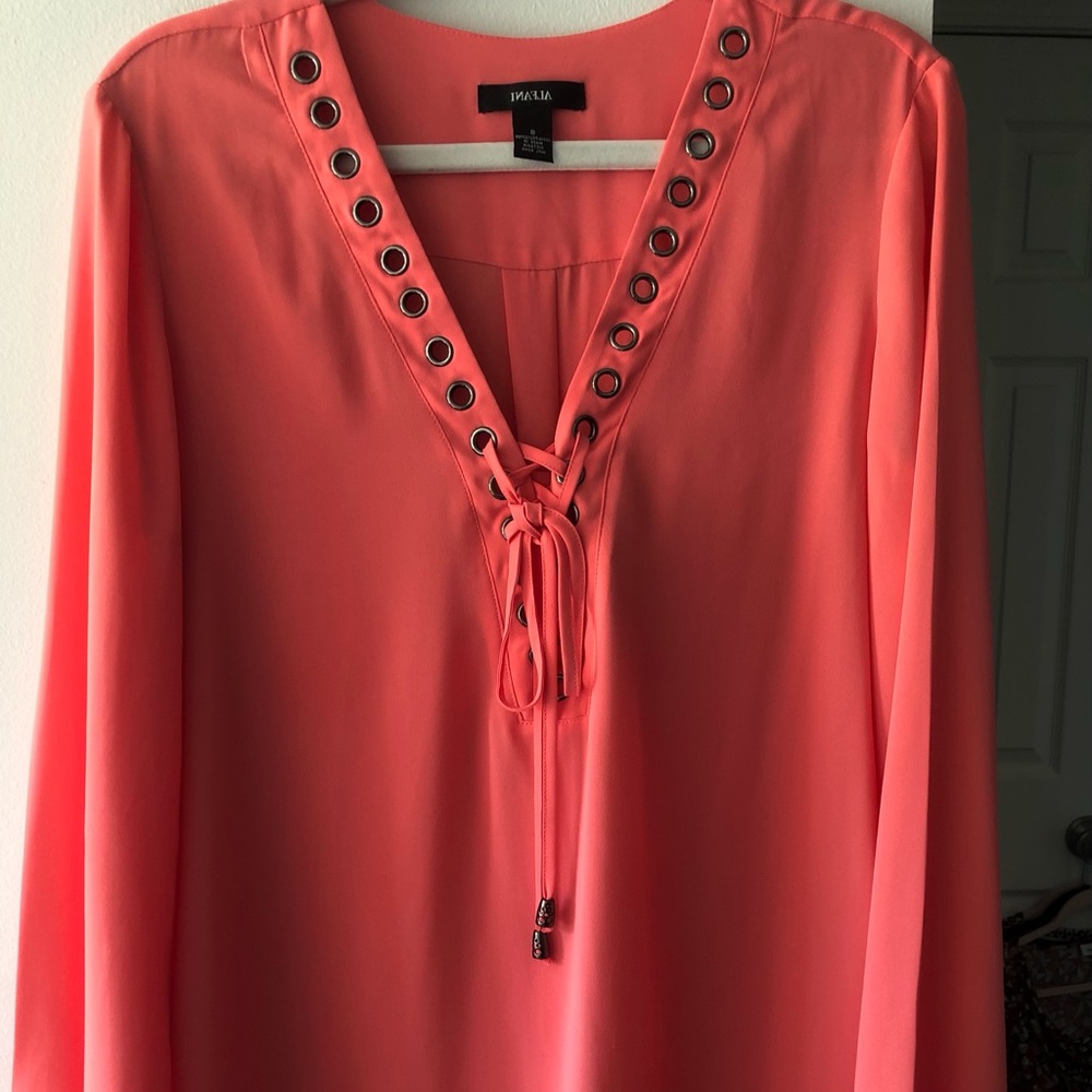 Alfani ladies blouse great with a skirt or slacks.